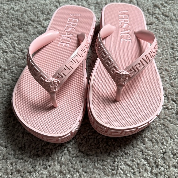 Versace greca sandals size 37/6.5 used one. - Picture 3 of 4